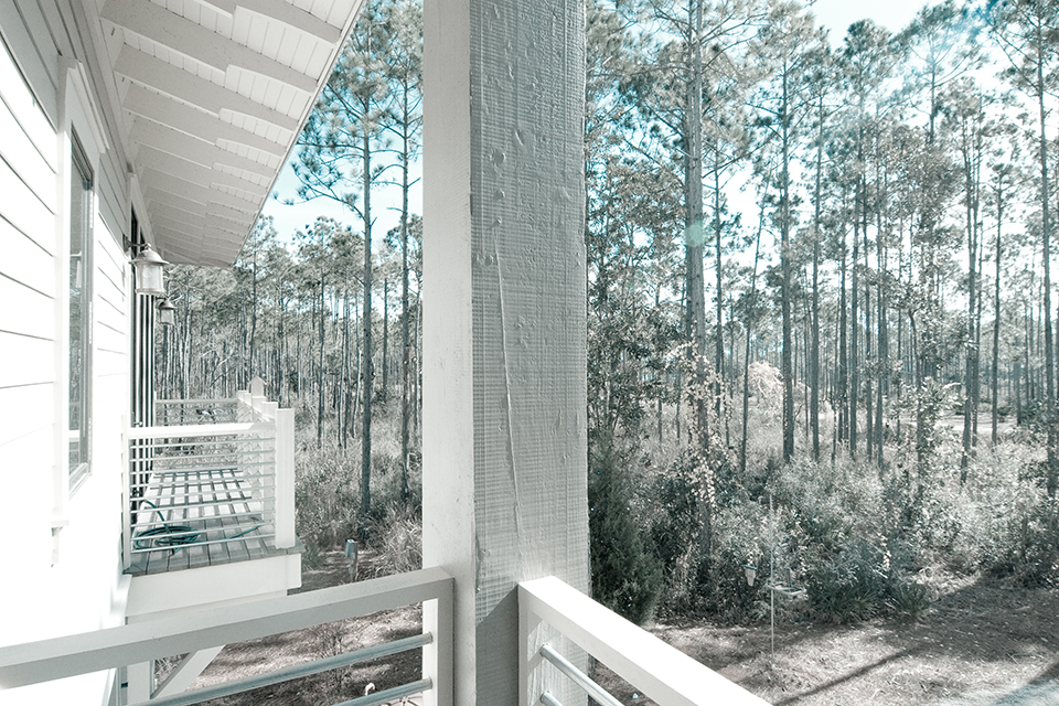 mcnamara-rivercamps-house-balcony-tim-mcnamara-architect